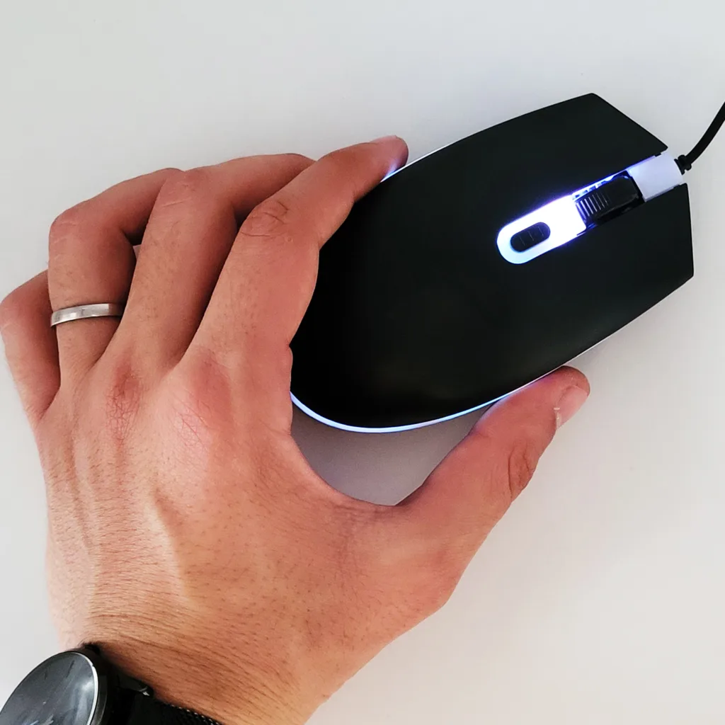 ماوس مدل M180-RGB