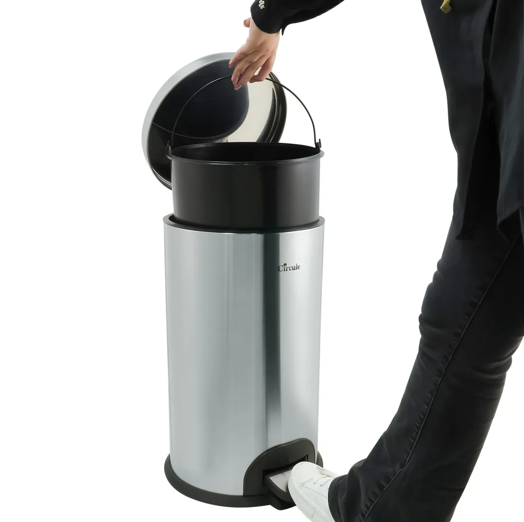 سطل زباله پدالی سرکوله مدل آرام بند Steel P20LS
