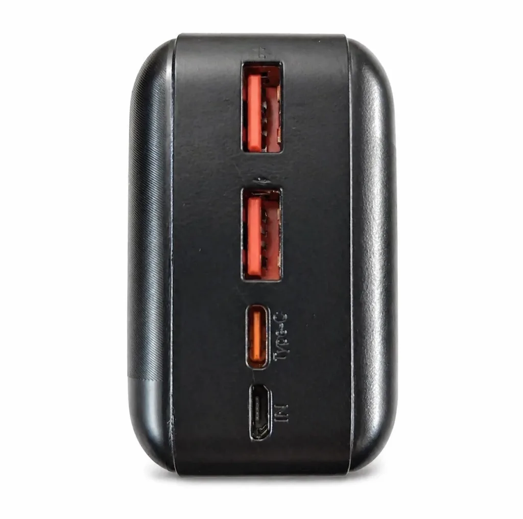 پاوربانک 22.5 وات دیپک مدل DP-B33 ظرفیت 30000 میلی‌آمپر ساعت به همراه کابل USB-C