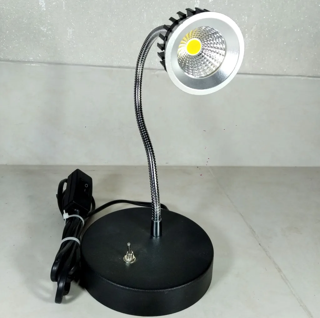 چراغ مطالعه مدل خرطومی 113/111 کد HB