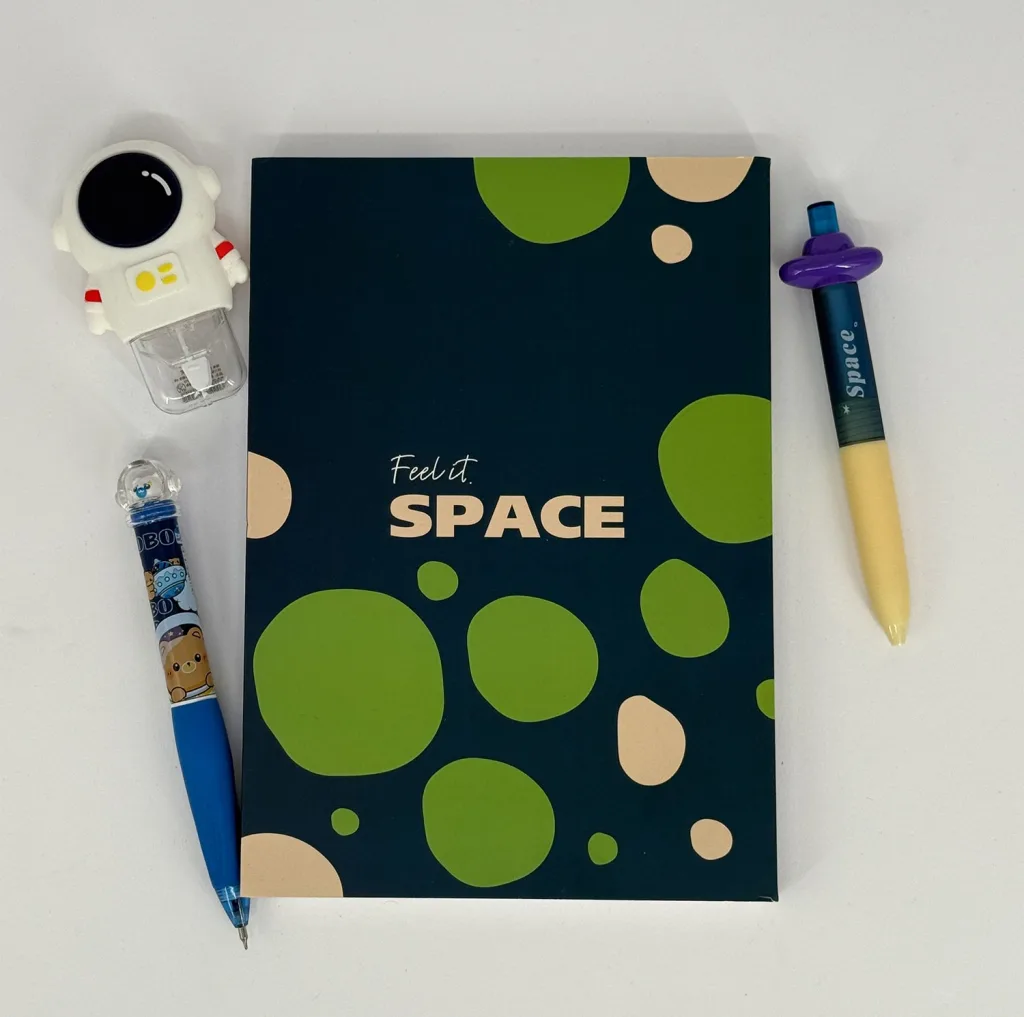 دفتر يادداشت 100 برگ همين مدل space كد 950