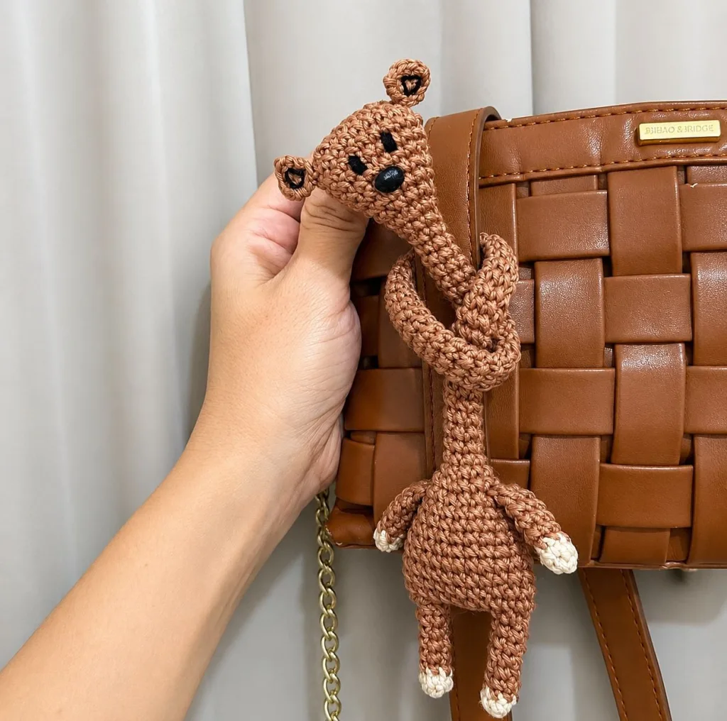 عروسک بافتنی مدل تدی مستربین گردن دراز