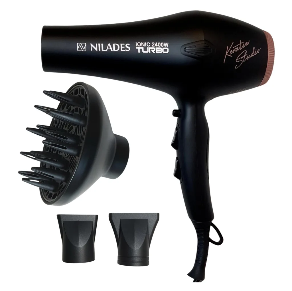 سشوار حرفه‌ای 2400 وات نیلادس مدل Keratin Studio، موتور AC، وزن 550 گرم، المنت سرامیک تورمالین، دارای سری دیسپانسر، متمرکز‌کننده باریک، متمرکز‌کننده پهن با ویژگی فرکنندگی، صاف‌کنندگی، حجم‌دهندگی، با قابلیت باد سرد، فناوری تولید یون، دسته ارگونومیک