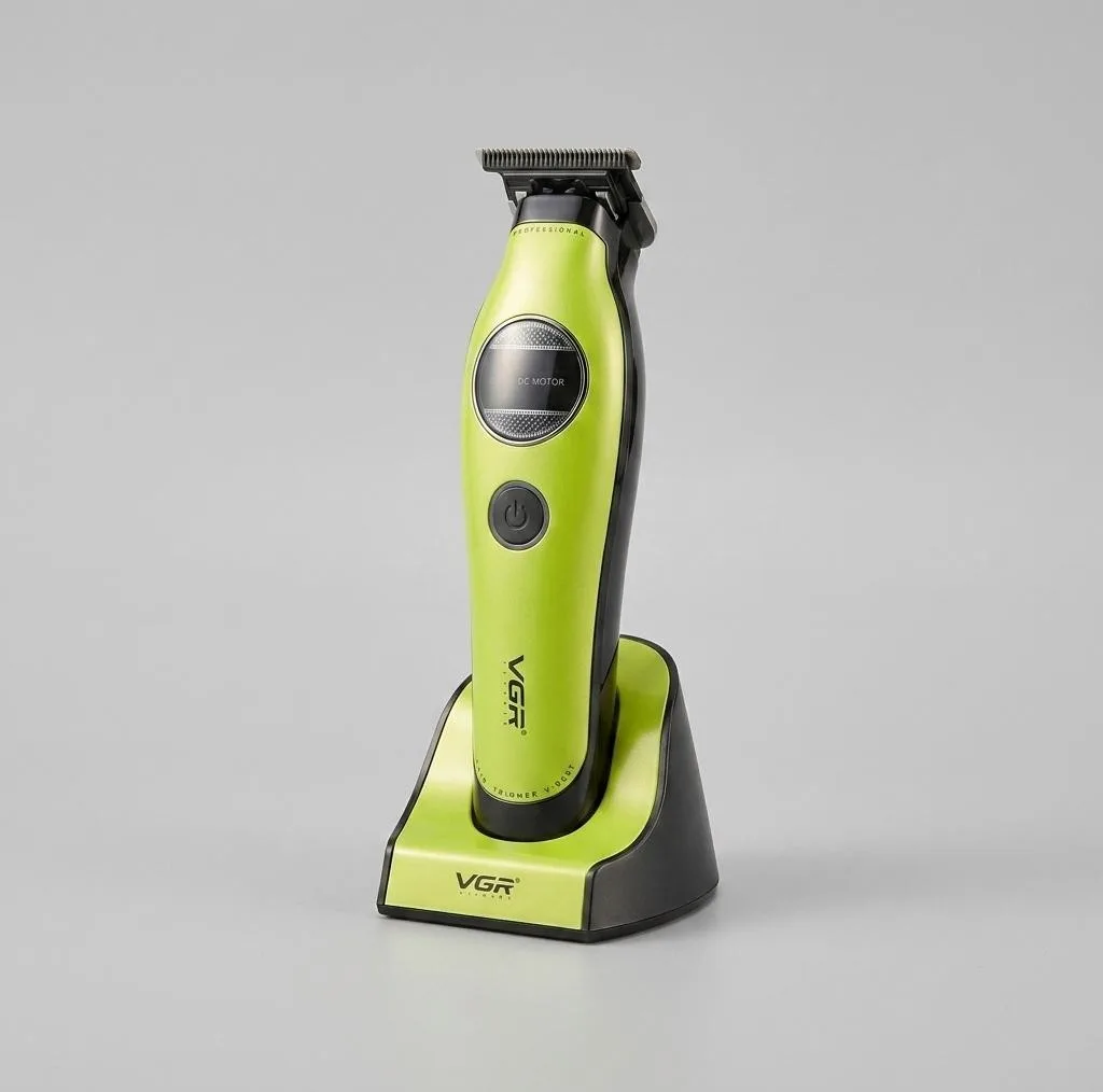 ماشین اصلاح موی صورت شارژی وی جی ار مدل V-880 T با تیغه سرامیکی خودتیز شونده، طراحی ارگونومیک، قابلیت شارژ سریع و اصلاح با شماره صفر