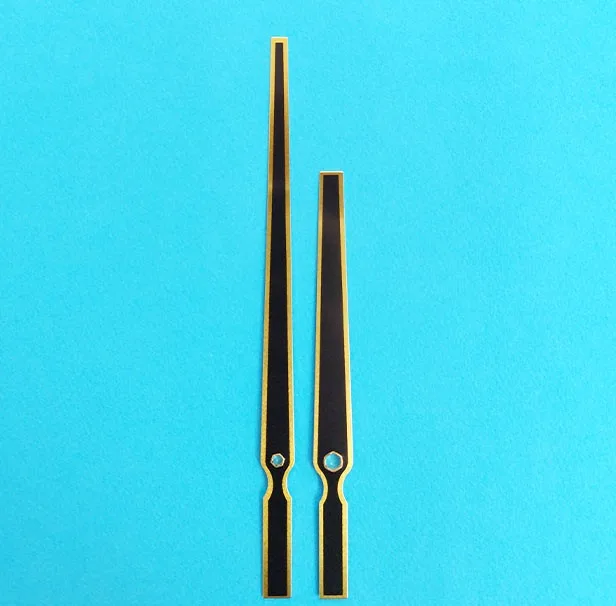 عقربه ساعت دیواری مدل روستیک 19CM بسته دو عددی