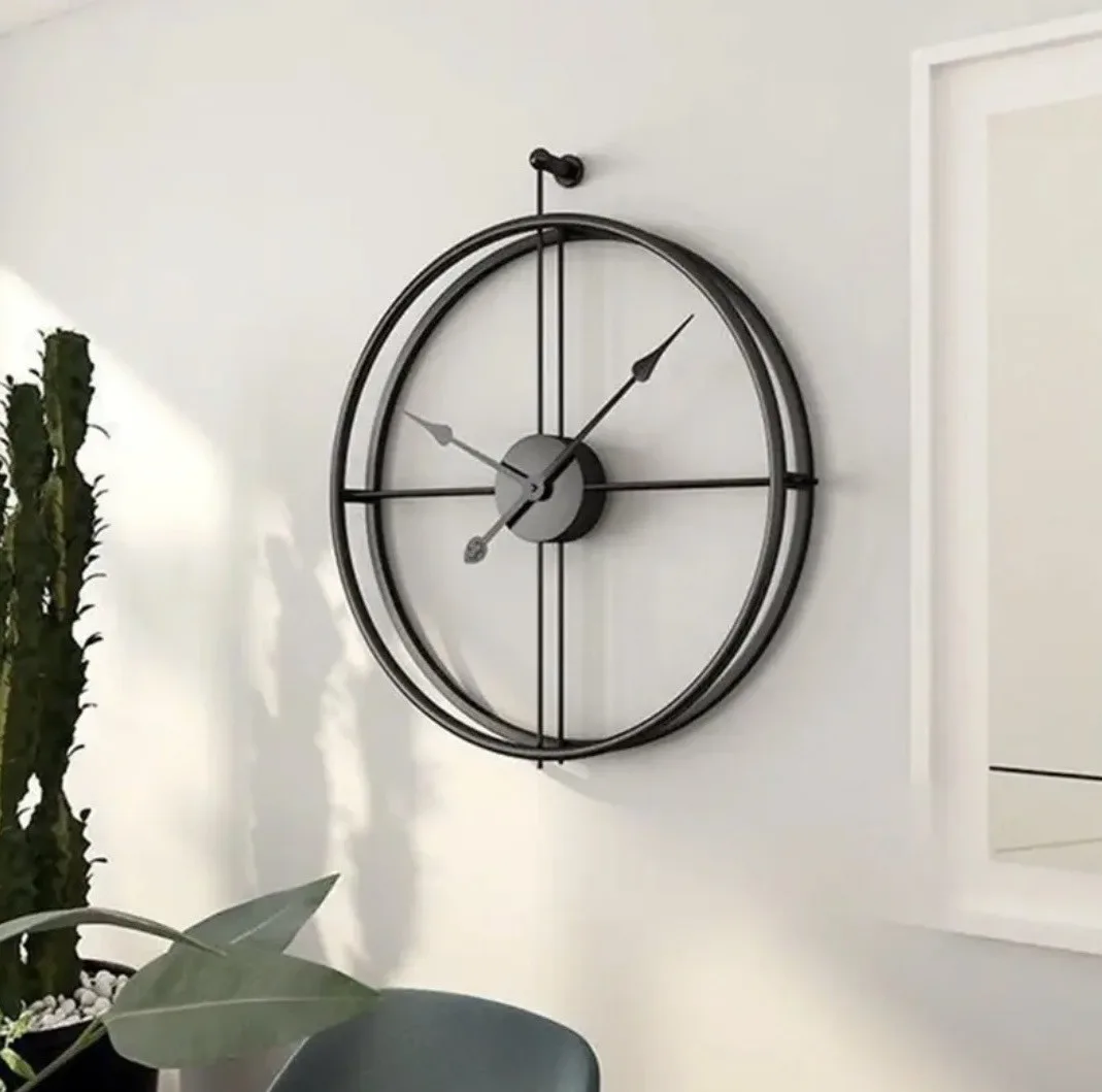 ساعت دیواری کوارتز مدل فلزی zenus 610