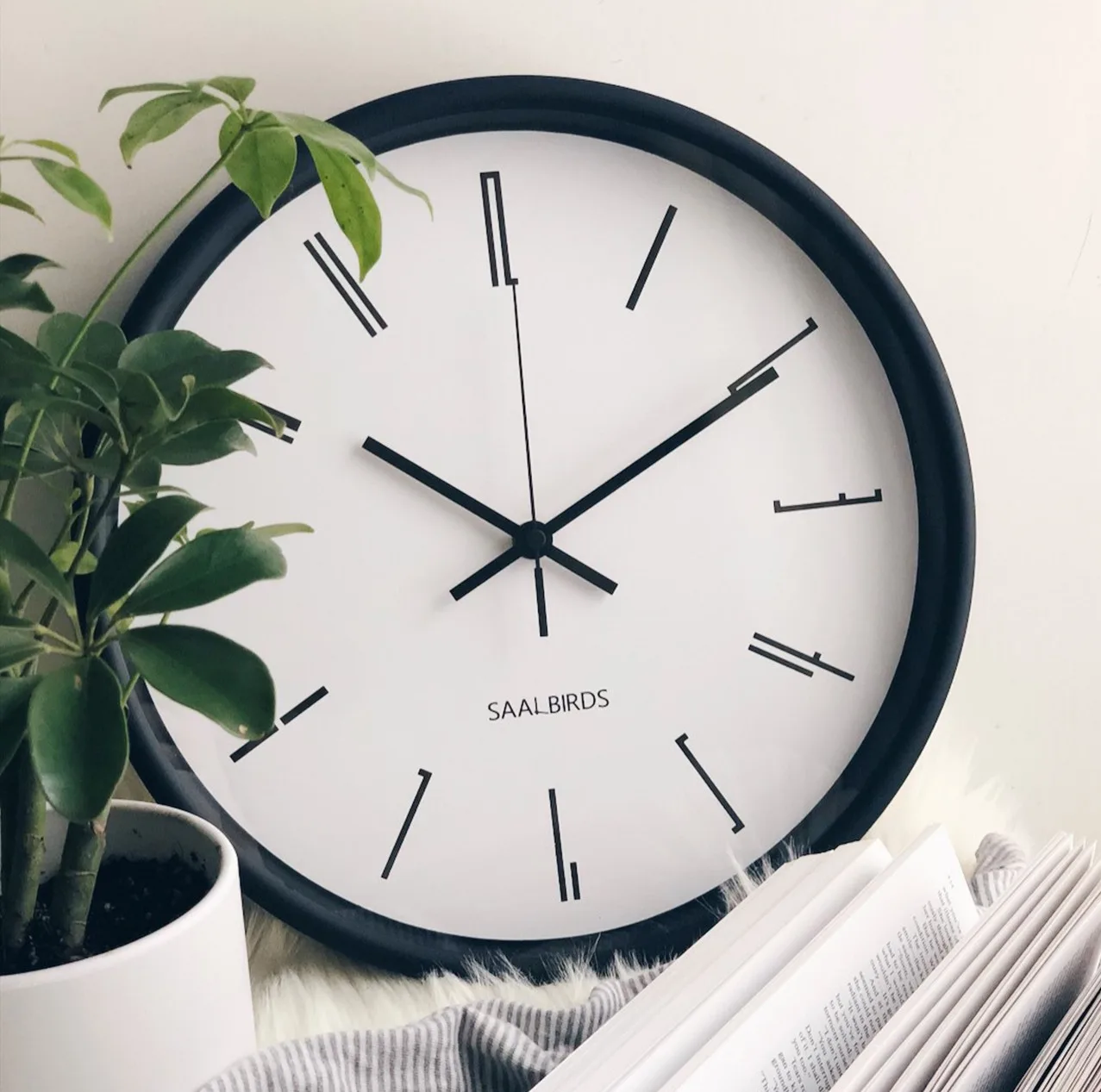 ساعت دیواری سال بردز مدل CW-235W